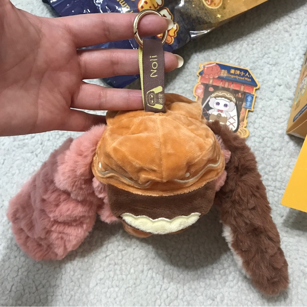 Noli Yummy Log Vinyl Face Plush Pendant Blind Box - Gingerbread Man - Picture 9 of 16